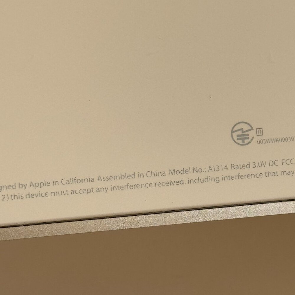 Genuine Apple Wireless Magic Keyboard Bluetooth A1314 - Picture 6 of 7